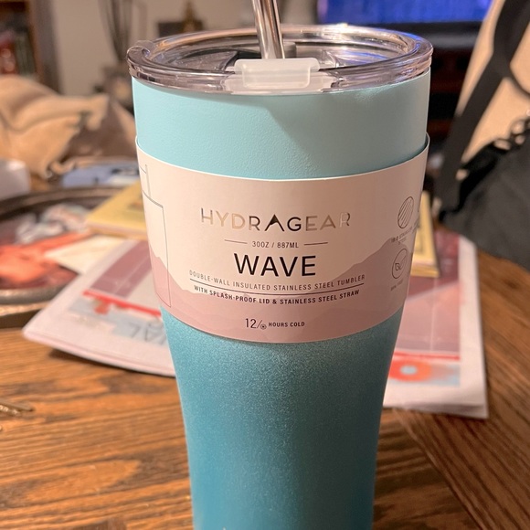 Hydrangeas wave 30 oz new wit tag 2 ways to drink from cup or straw - Picture 2 of 10